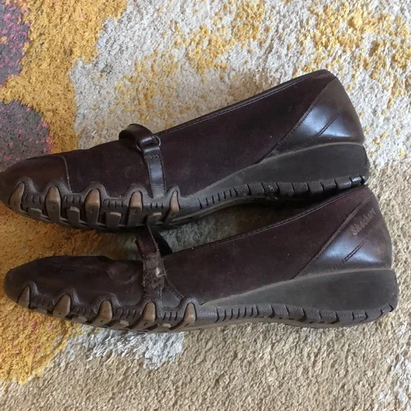 Brown Sketchers Mary Jane Style Shoes (3) - Picture 2 of 3